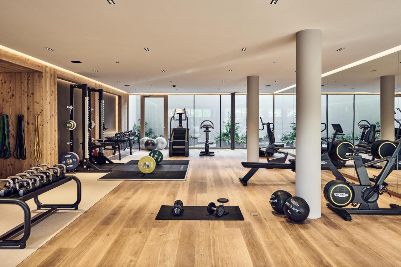 Falkensteiner Hotel Kronplatz - The Leading Hotels Of The World (Adults Only) Riscone Luaran gambar A gym in the UK