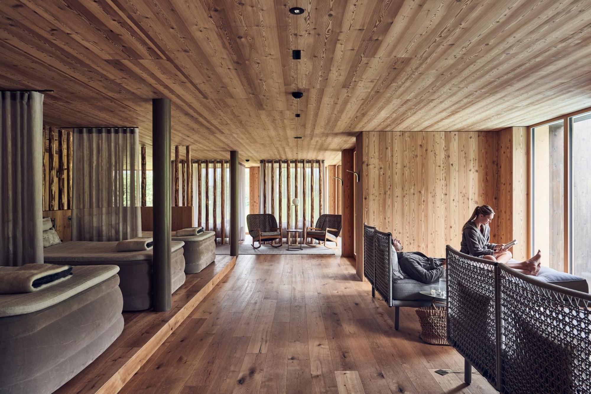 Falkensteiner Hotel Kronplatz - The Leading Hotels Of The World (Adults Only) Riscone Luaran gambar Interior of the hotel