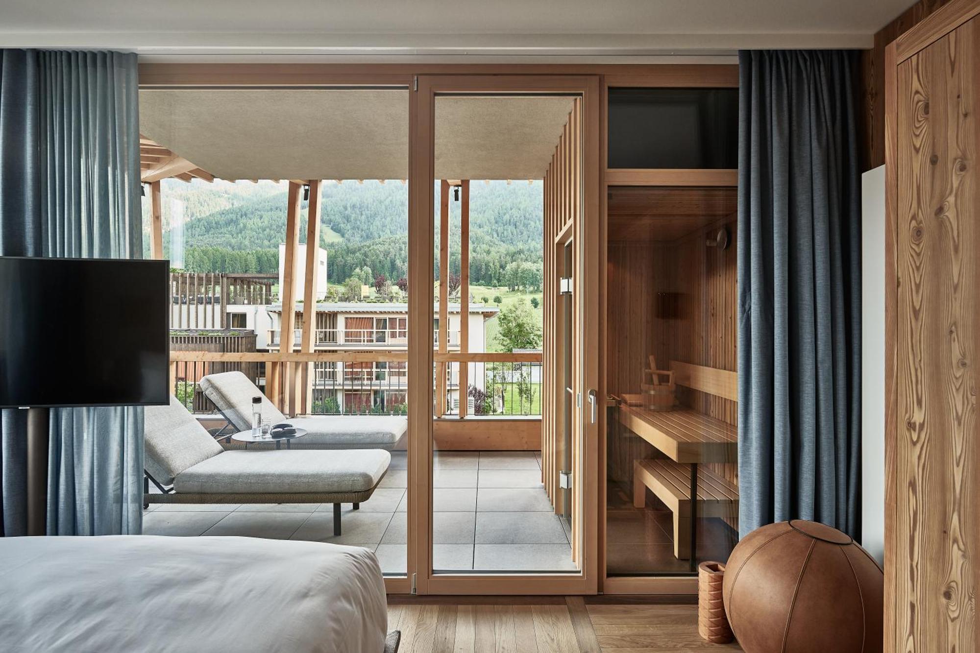 Falkensteiner Hotel Kronplatz - The Leading Hotels Of The World (Adults Only) Riscone Luaran gambar A room at the Hotel 7132 Summit