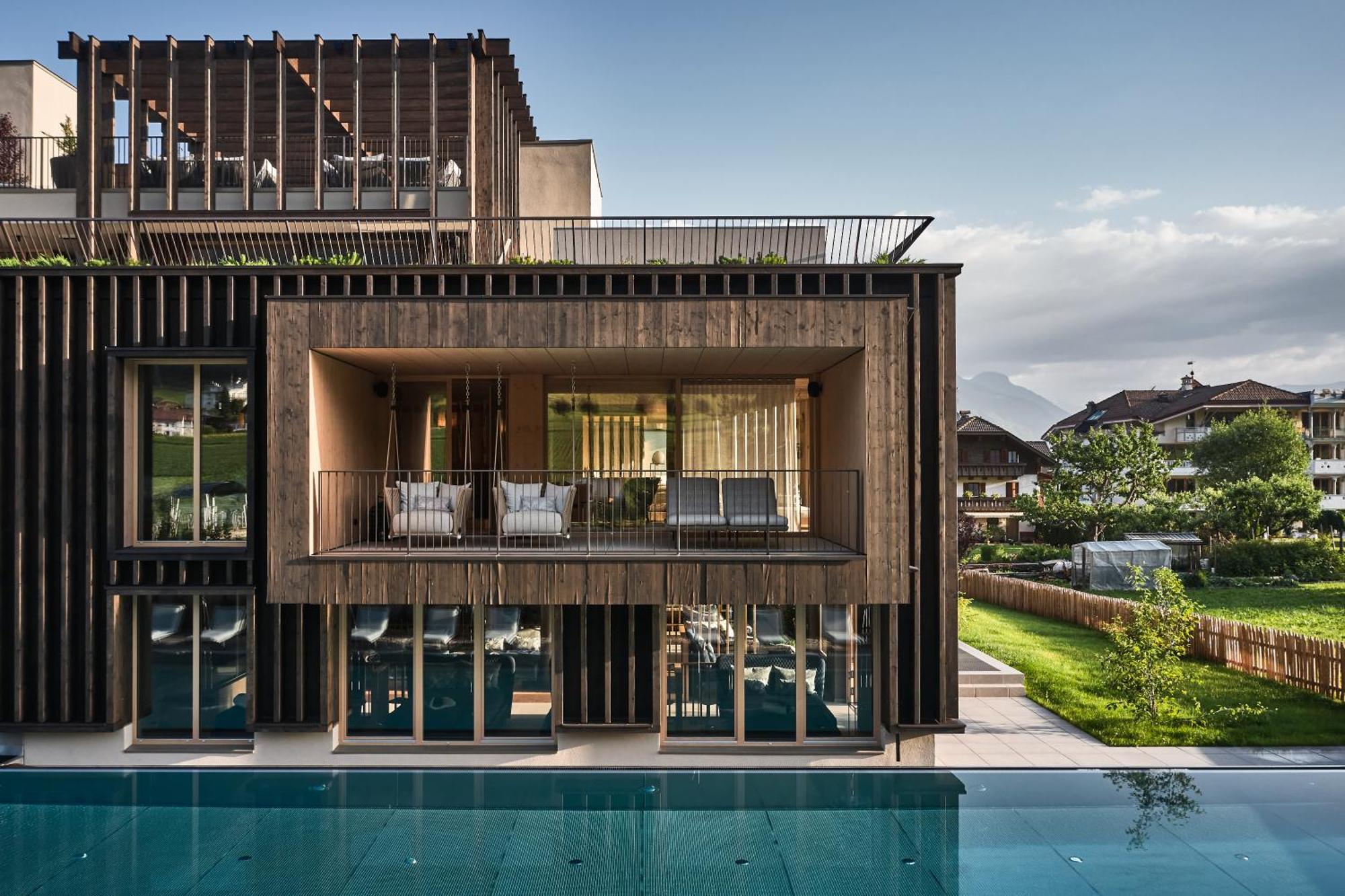 Falkensteiner Hotel Kronplatz - The Leading Hotels Of The World (Adults Only) Riscone Luaran gambar Villa in the resort