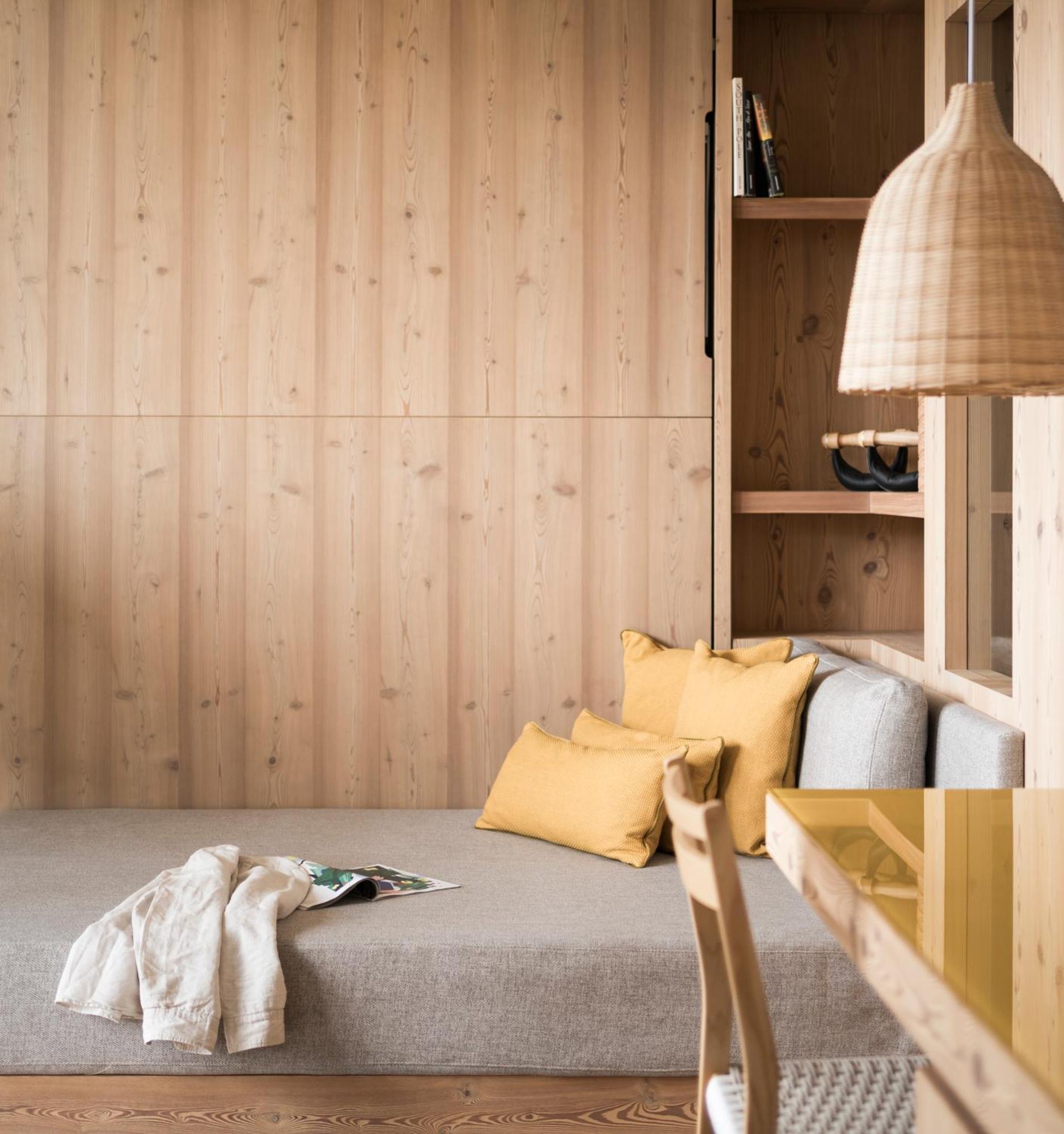 Falkensteiner Hotel Kronplatz - The Leading Hotels Of The World (Adults Only) Riscone Bilik gambar A wall panel made of wood
